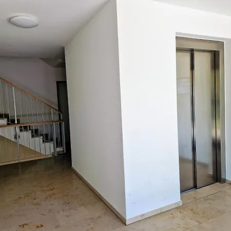 Traumhafte Dachgeschosswohnung Mit Terrasse * München
