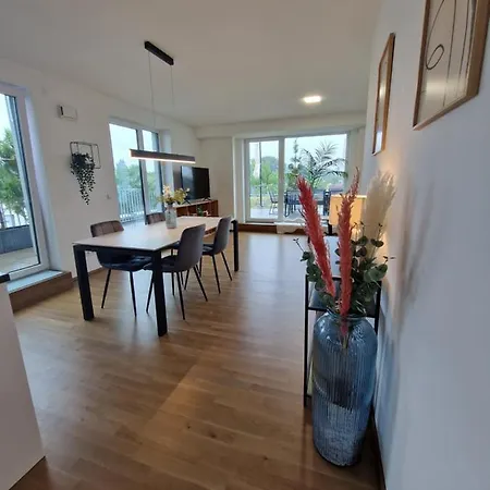 Traumhafte Dachgeschosswohnung Mit Terrasse *